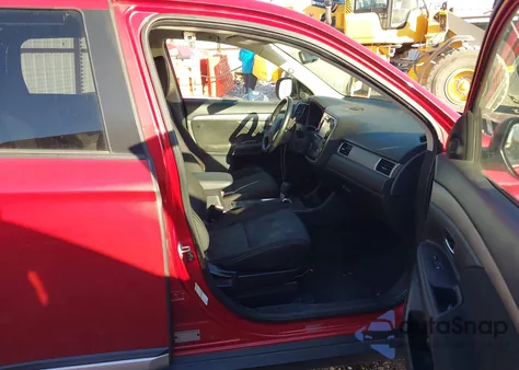 2016 Mitsubishi Outlander Se z USA, uszkodzony, nr VIN JA4AD3A30GZ052389